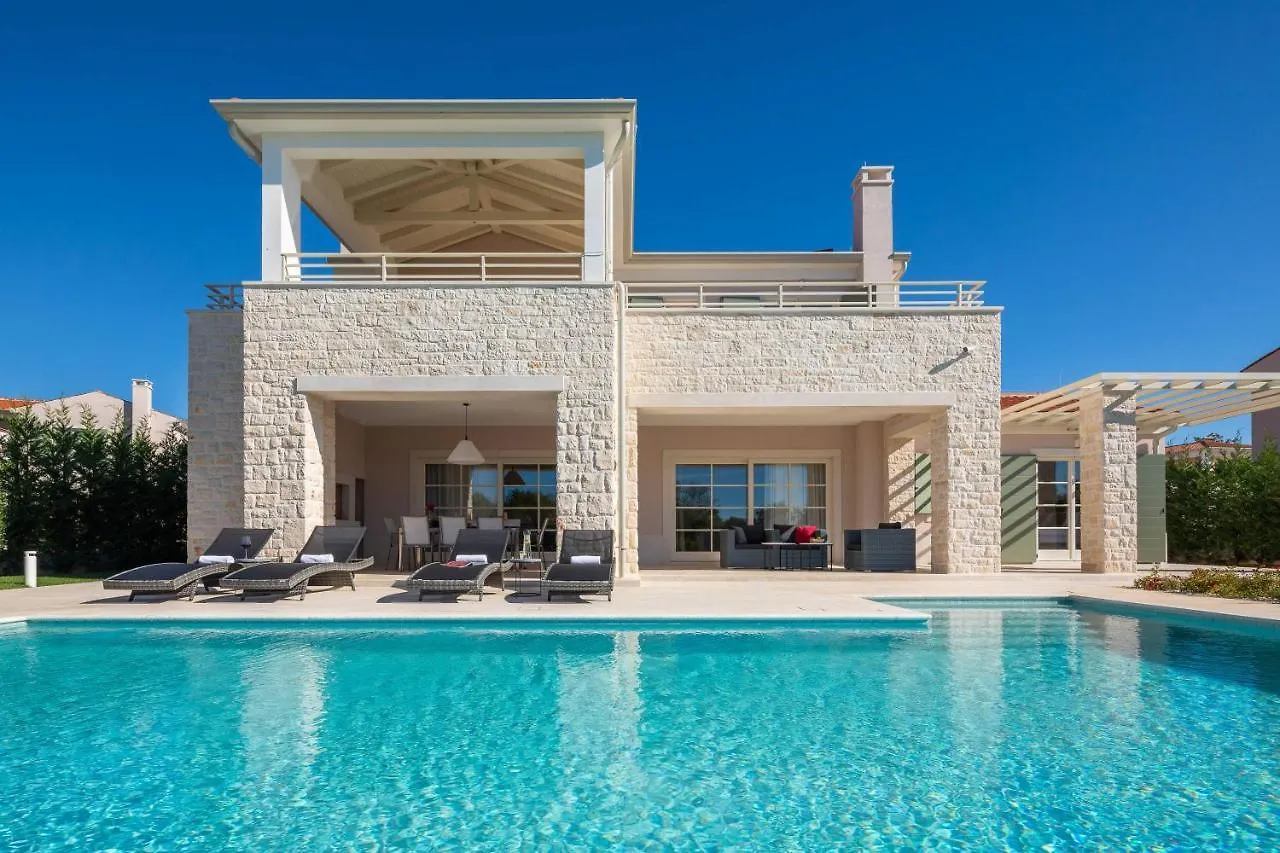 Villa Celeste By Ilc Brtonigla Croatia