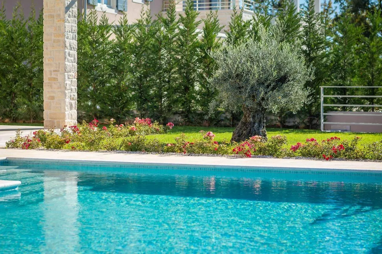 Villa Celeste By Ilc Brtonigla 0*,