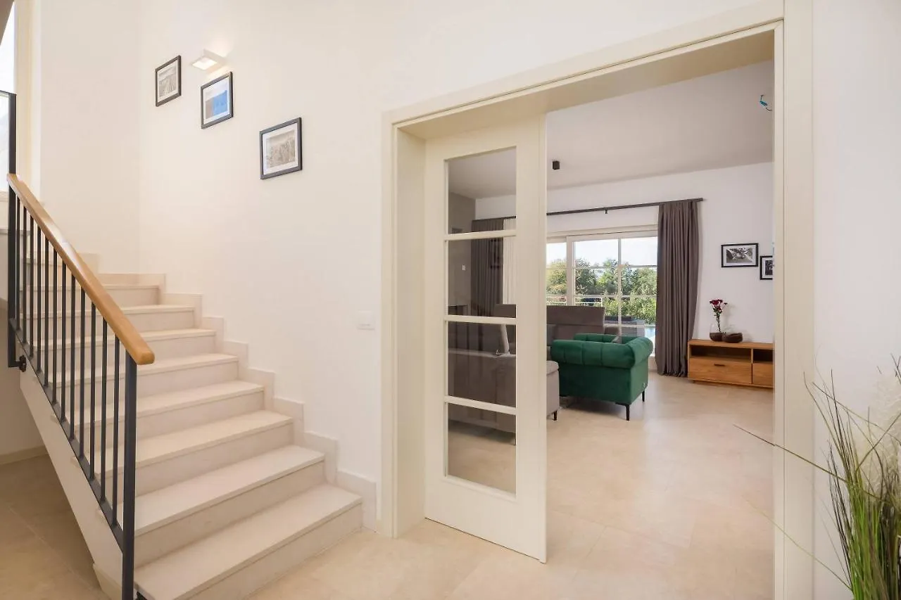 Villa Celeste By Ilc Brtonigla