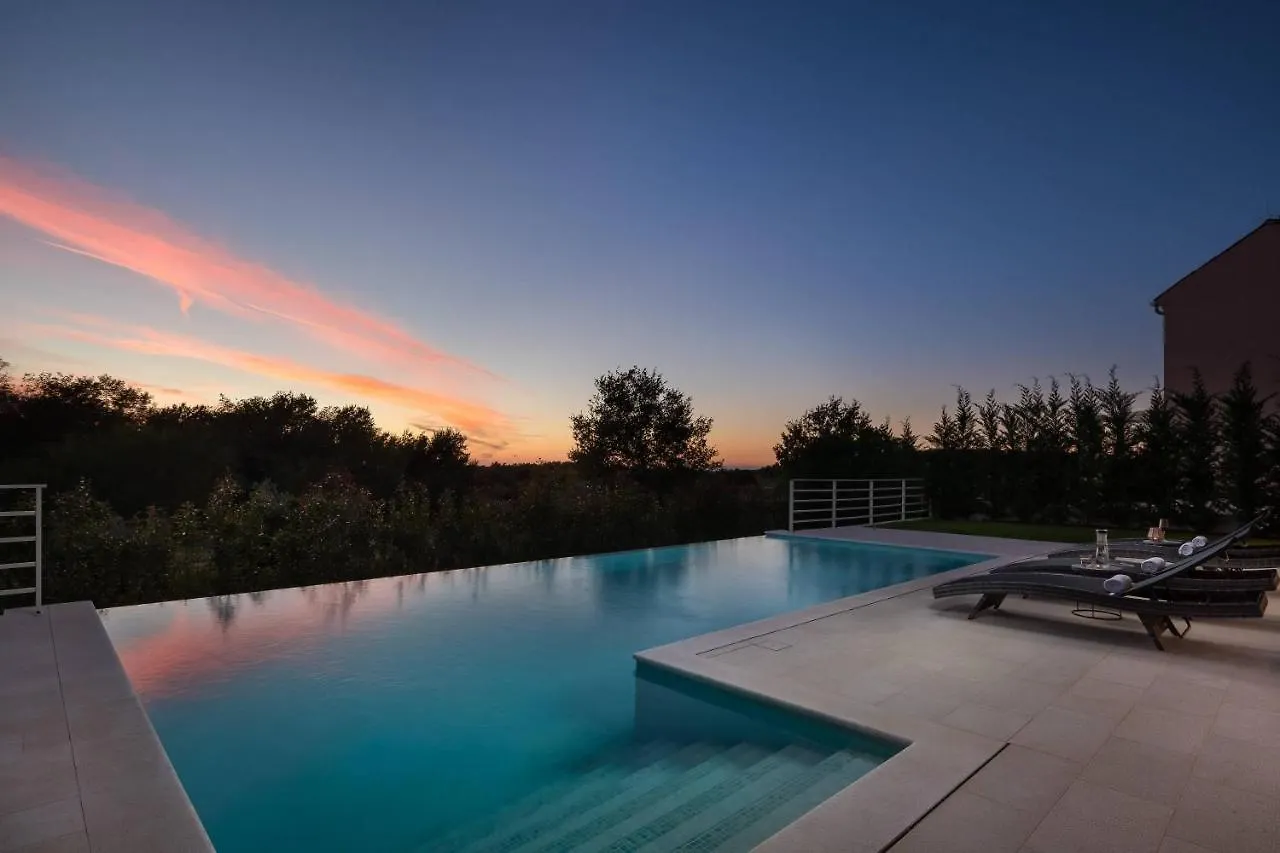 Villa Celeste By Ilc Brtonigla